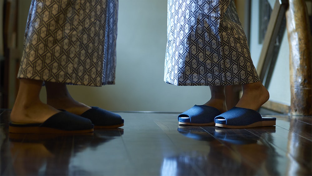 nissan-self-parking-slippers-3